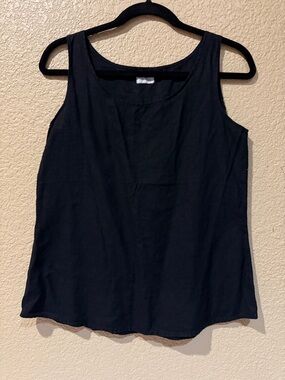 Women's Black Scoop Neck Tank Top